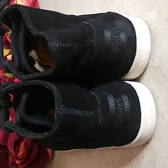 Tom's Paeso Black Suede High Top Sneakers - Picture 6 of 11